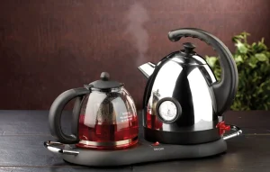 Bouilloire moderne avec thermomètre de température et pieds antidérapants